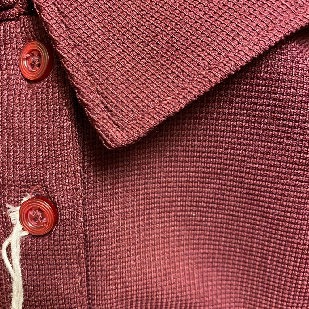 NWT maroon polo golf shirt.  Womens size small - Picture 5 of 5